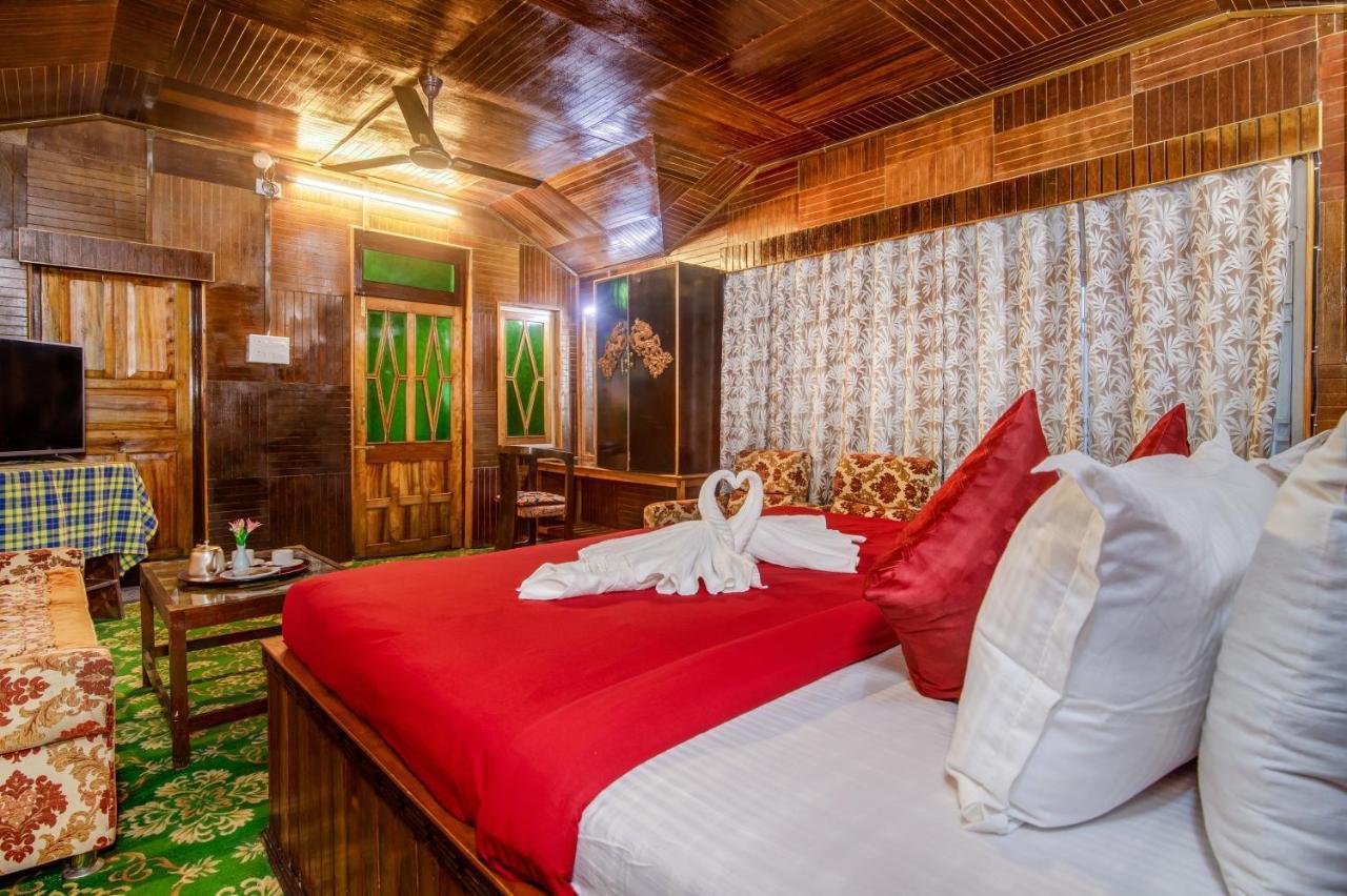 Montis Soyang Premium Heritage Hotel 甘托克 外观 照片