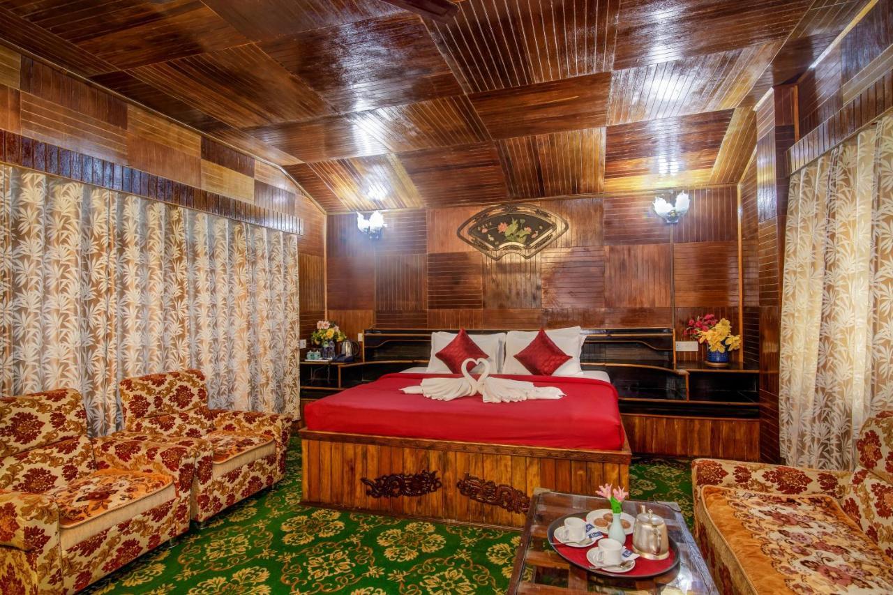 Montis Soyang Premium Heritage Hotel 甘托克 外观 照片